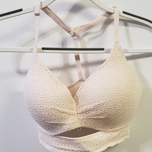 Lacy wire-free bra